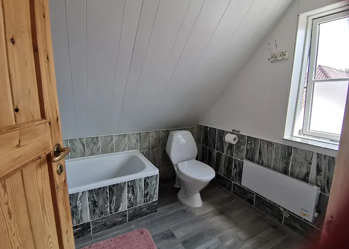 Hyggelig I Gaafstand Til Ballen Og Lystbadehavn - Taet Pa Ohavsstien Ballen (Svendborg)